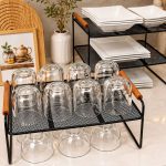 راف کابینتی مشکی با دسته چوبی